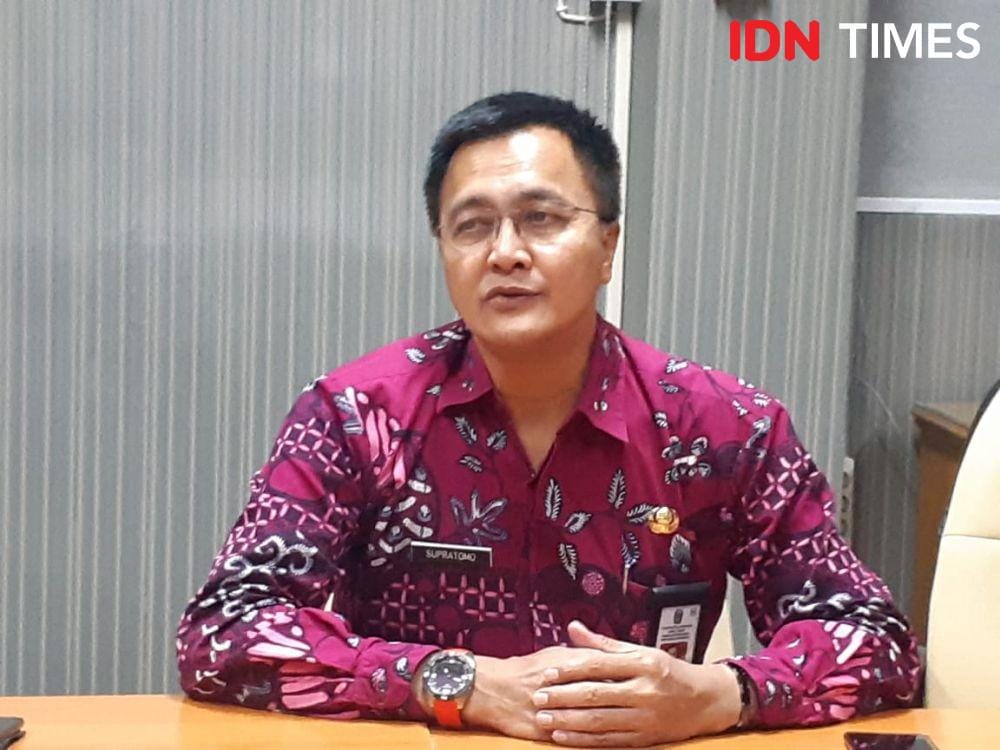 Kadispora Jatim, Supratomo saat di Kantor KONI Jatim, Kamis (14/11). IDN Times/Ardiansyah Fajar
