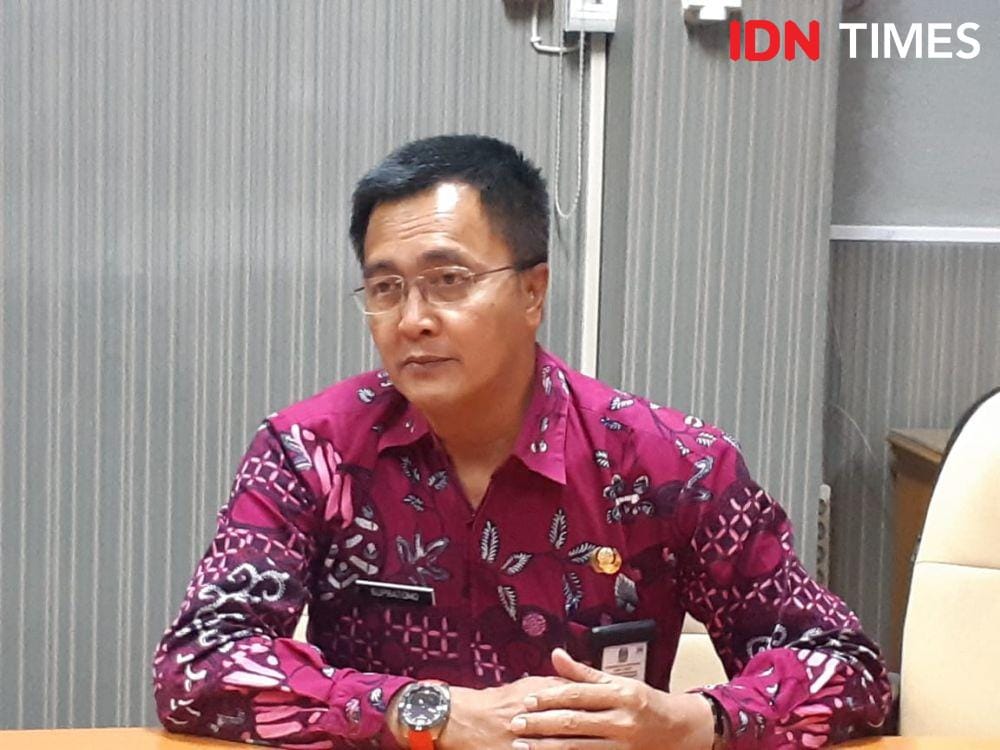 Kadispora Jatim, Supratomo saat di Kantor KONI Jatim, Kamis (14/11). IDN Times/Ardiansyah Fajar