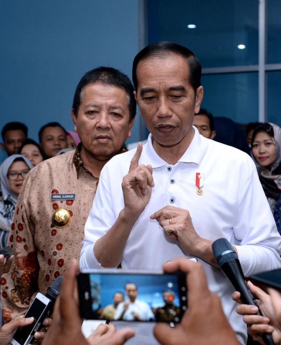 Presiden Jokowi memberikan keterangan pers, di Bandar Lampung, Jumat 15 November 2019 (Dok.IDN Times/Biro Pers Kepresidenan)