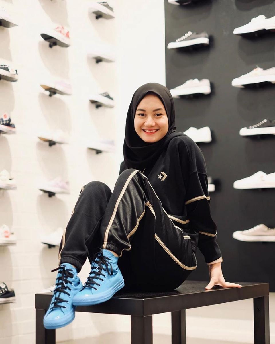 instagram.com/dindahw