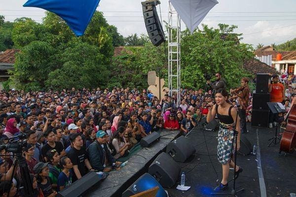 Kemeriahan penonton Ngayogjazz - Instagram.com/ngayogjazz