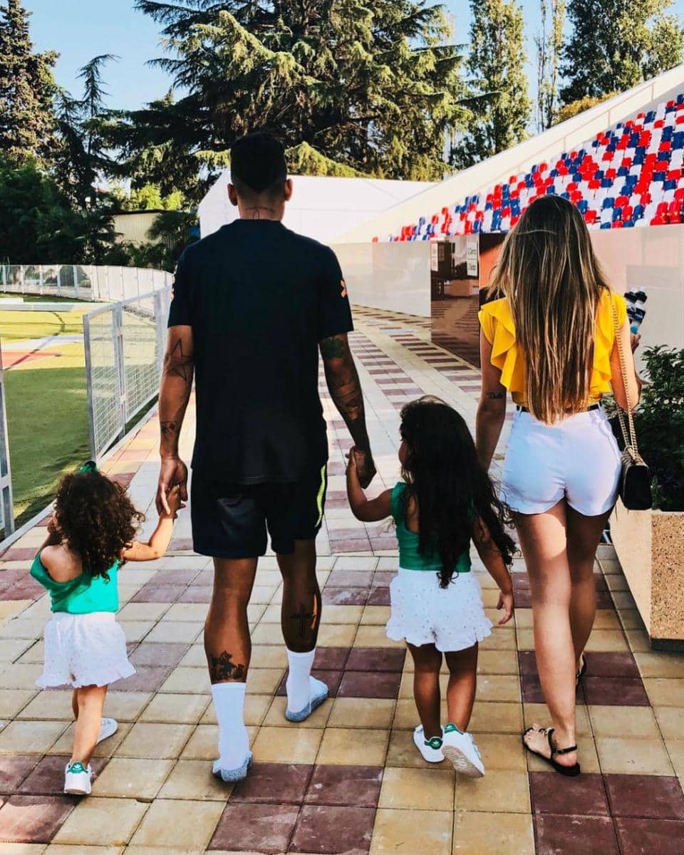 Instagram.com/larissa_peereira