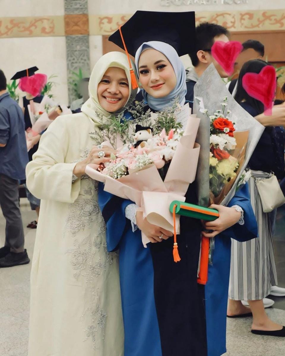 instagram.com/dindahw