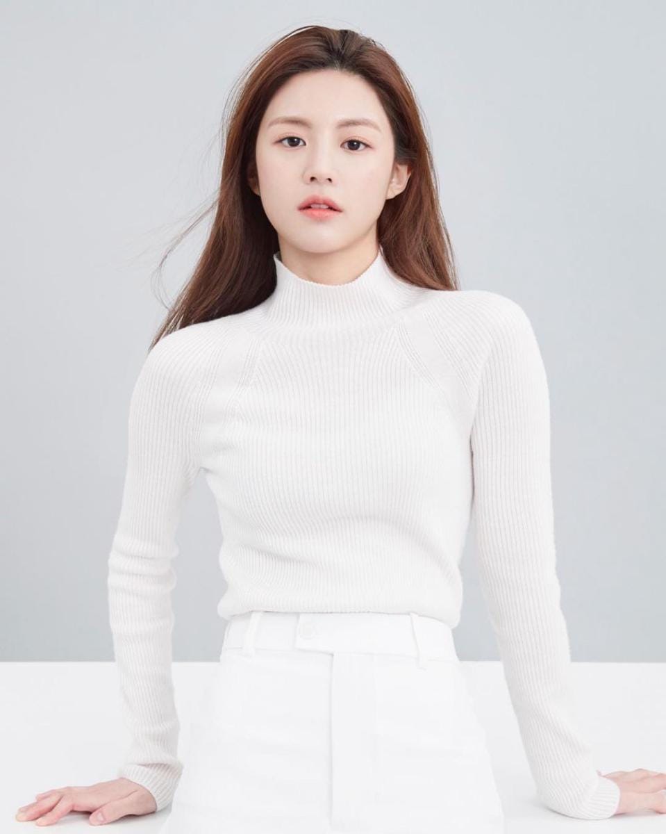 instagram.com/goyounjung