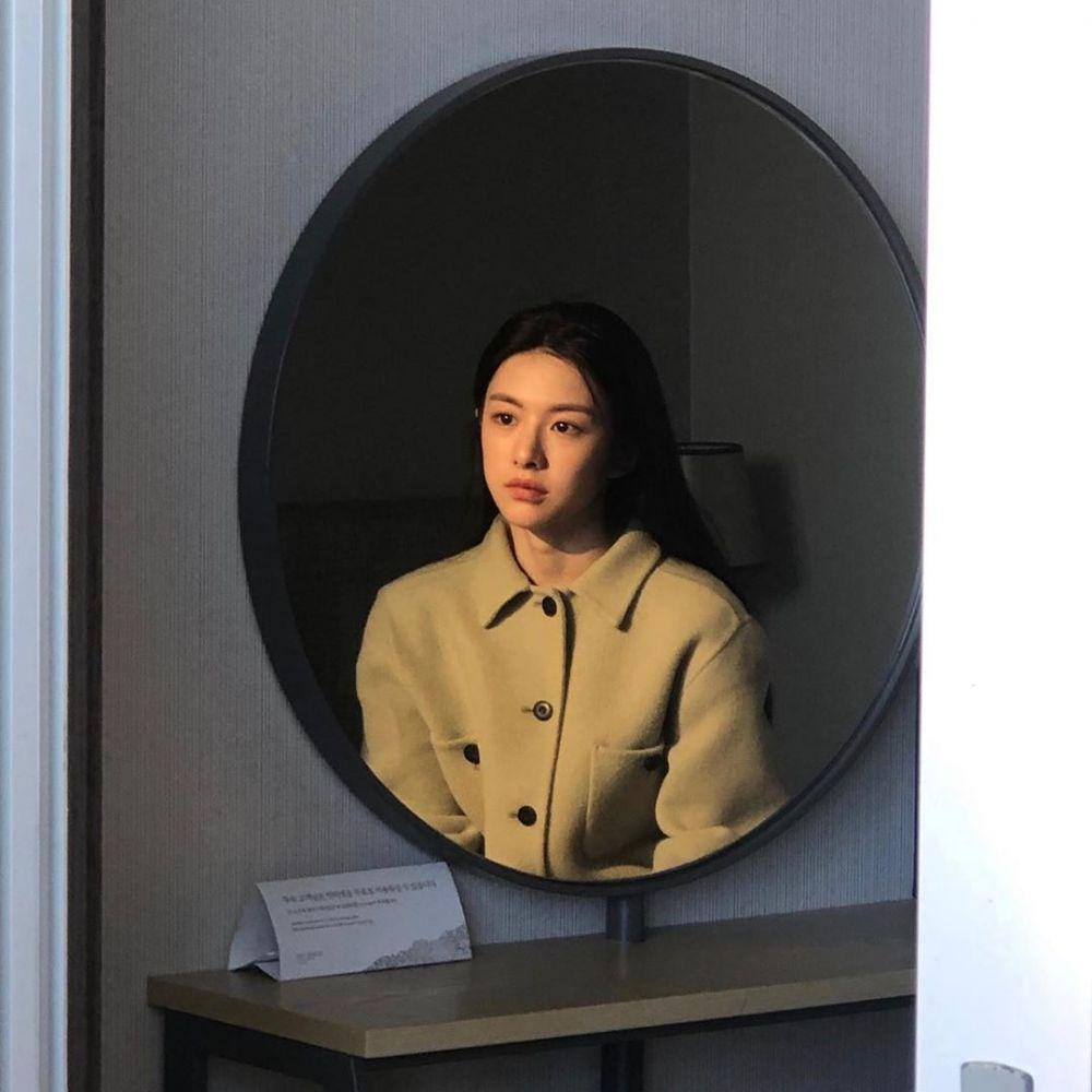 instagram.com/goyounjung