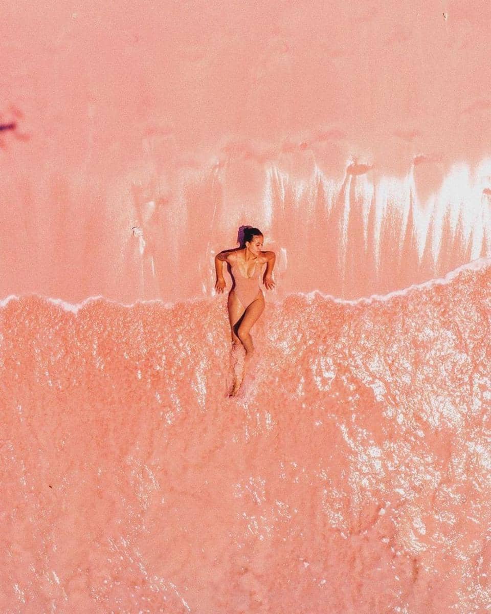 instagram.com/awkarin