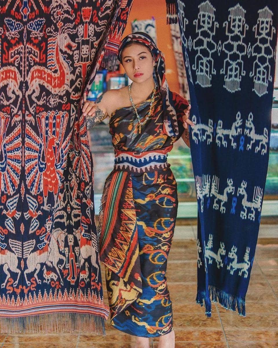 instagram.com/awkarin