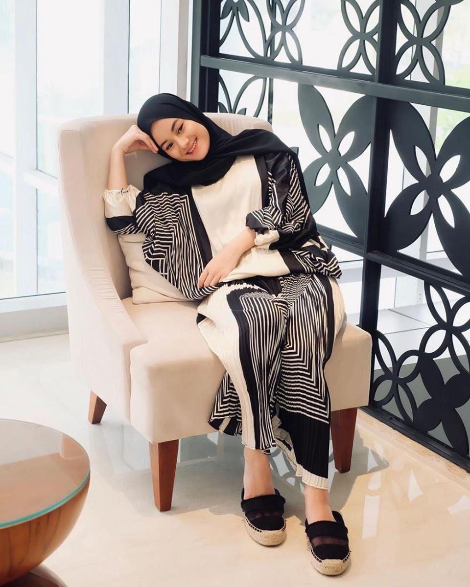 instagram.com/dindahw