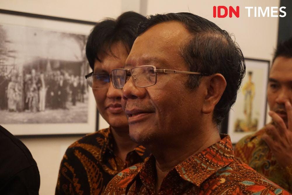 Menkopolhukam Mahfud MD selepas acara Silaturahmi Akademisi Yogyakarta bersama Menkopolhukam di Hotel Royal Ambarukmo, Sleman, Jumat (15/11). (IDN Times/Tunggul Kumoro)