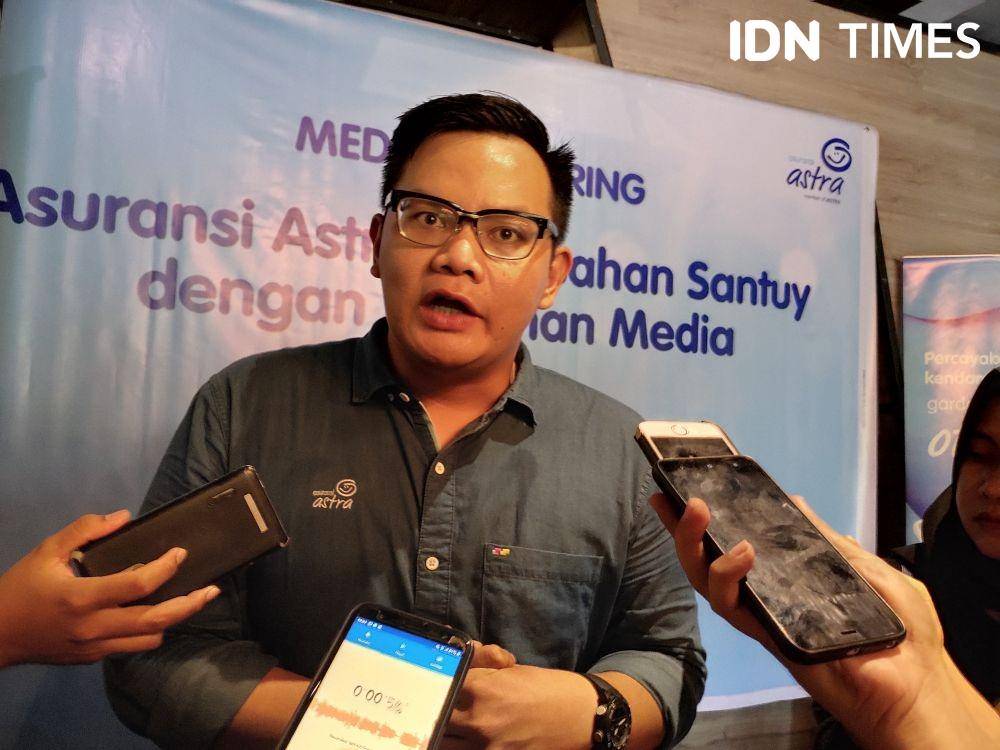 Branch Head Asuransi Astra Samarinda, Rangga Septiana saat memberikan penjelasan produk terbaru Asuransi Astra (Yuda Almerio/IDN Times)