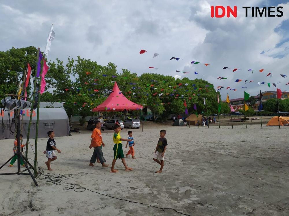 Suasana 1.000 tenda dan Lake Toba Film Festival (IDN Times/Hasudungan)