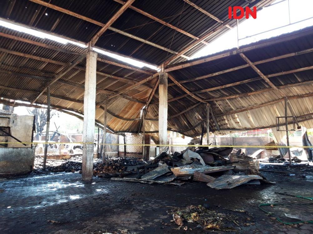 Lokasi kebakaran di pasar beras Bendul Merisi, Surabaya Sabtu, (16/11). IDN Times/Fitria Madia