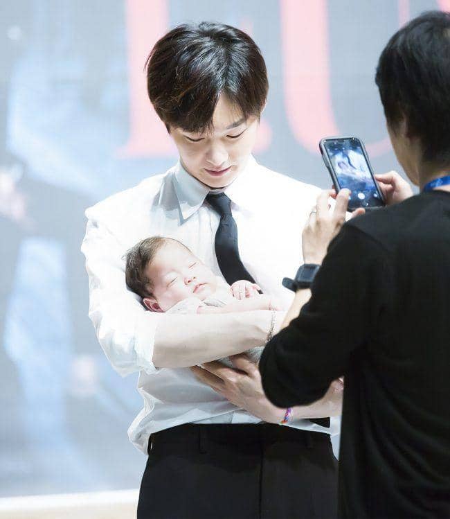 instagram.com/lee_cs_btob