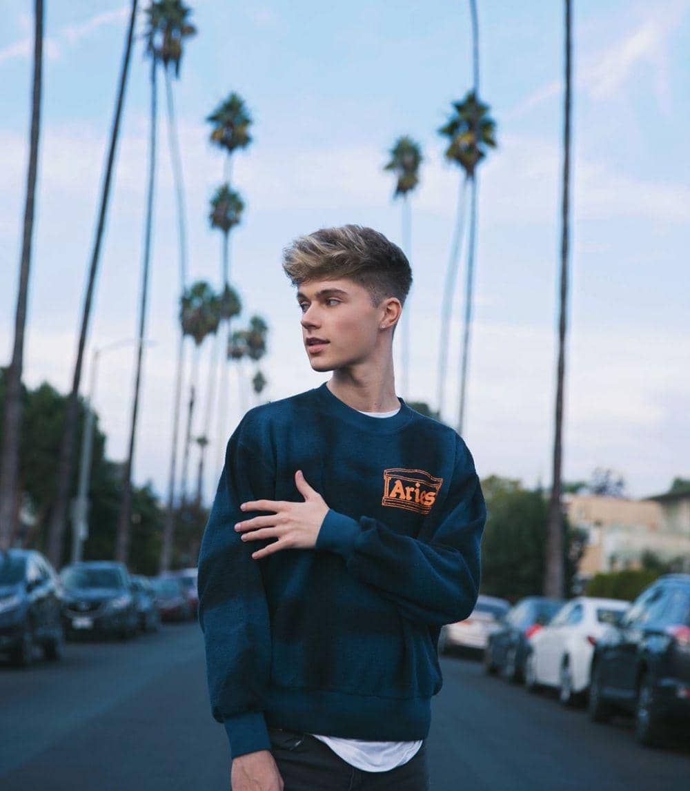 Instagram.com/hrvy/