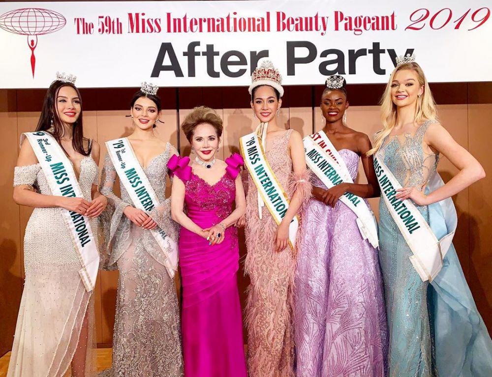 Instagram/dewisukarnoofficial