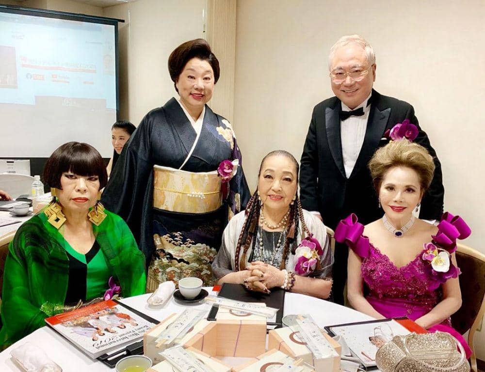 Instagram/dewisukarnoofficial