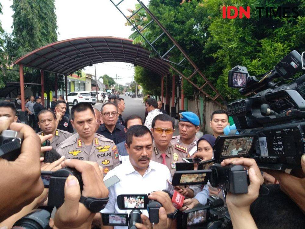 Kapolda Sumut memberi keterangan soal penangkapan terduga teroris (IDN Times/Fadly Syahputra)