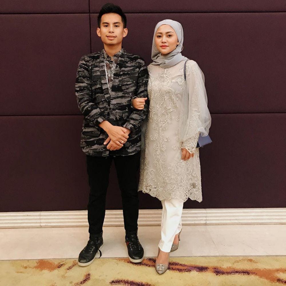 instagram.com/rachelvennya