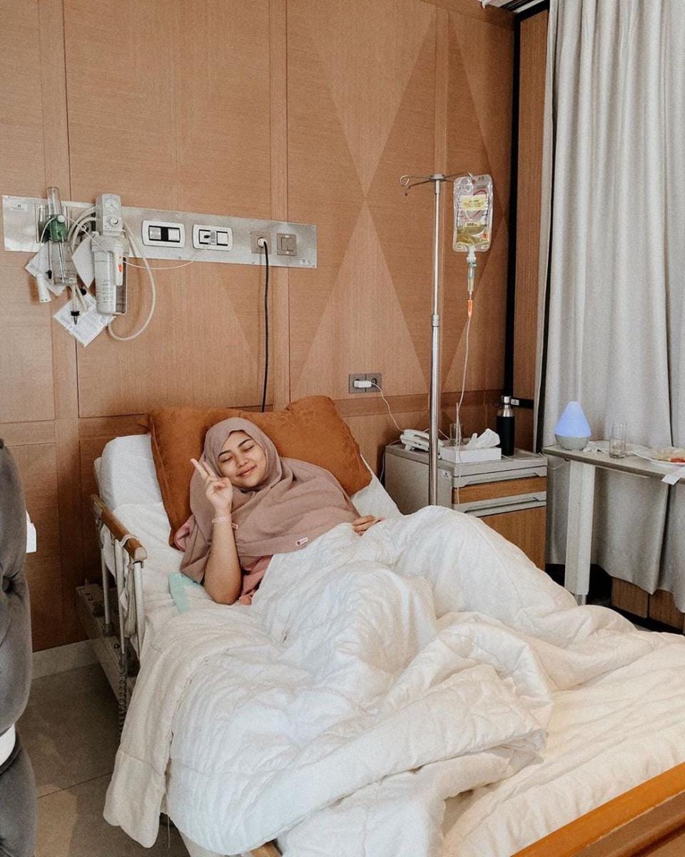 instagram.com/rachelvennya