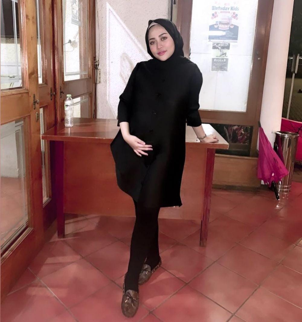 instagram.com/rachelvennya