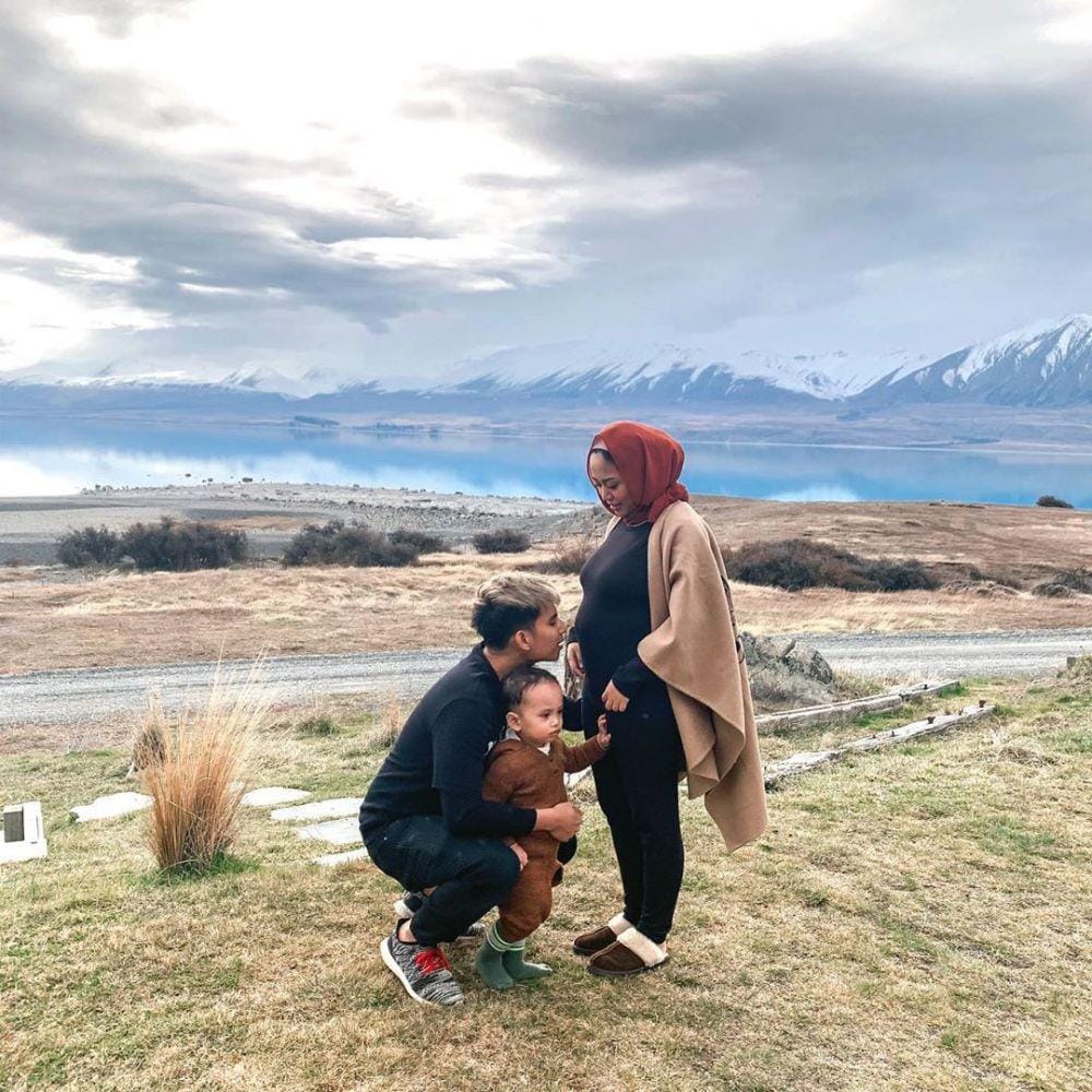 instagram.com/rachelvennya