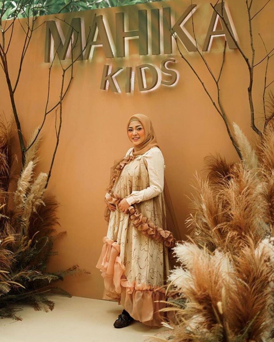 instagram.com/rachelvennya