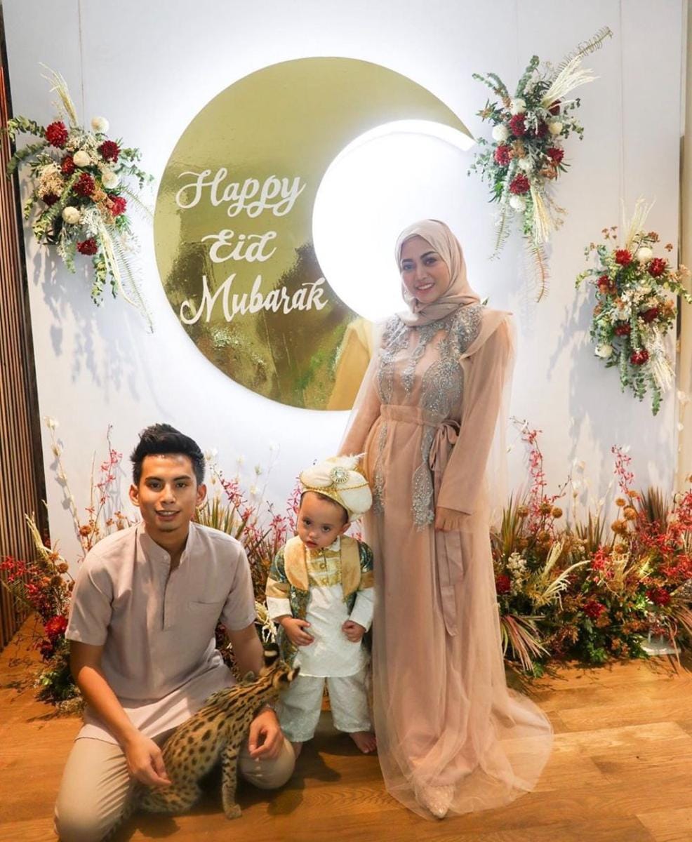 Instagram/rachelvennya