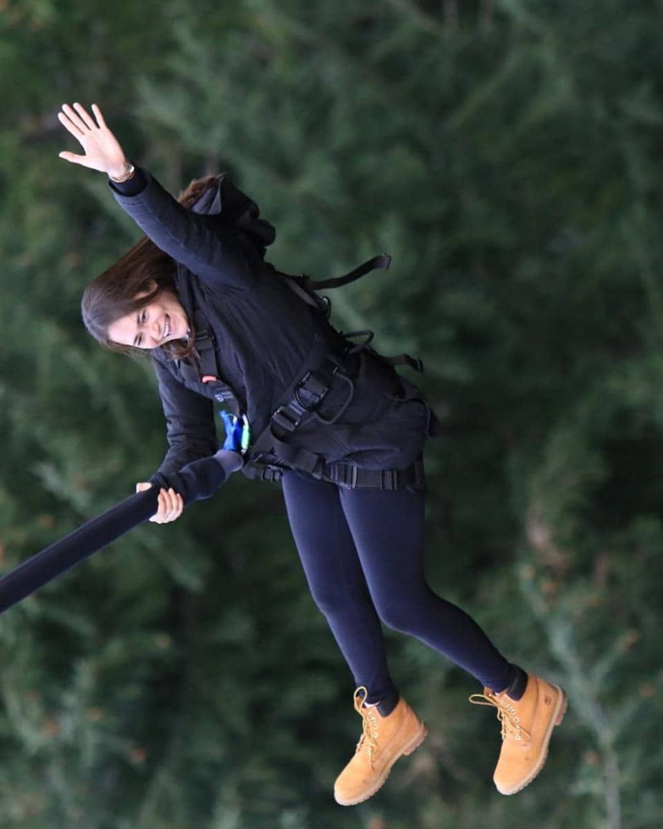 Sabai mencoba wahana ekstrim di New Zealand