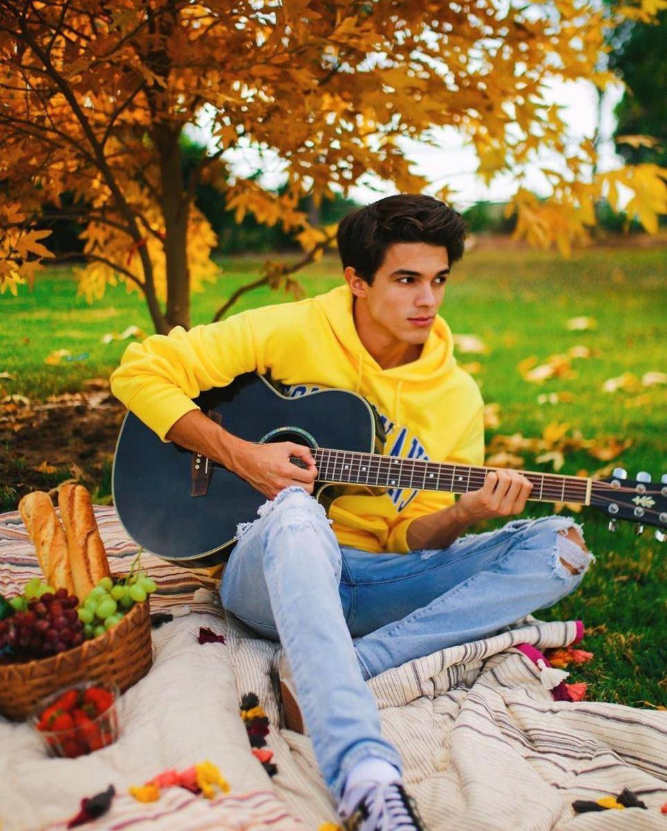 Instagram.com/brentrivera/