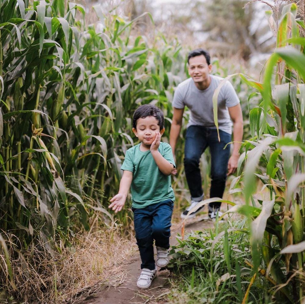 Fedi Nuril dan anaknya