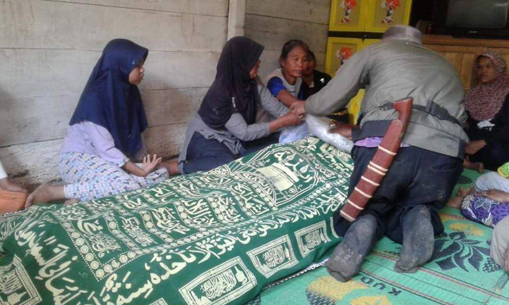 Wanto (58) meregang nyawa usai diterkam harimau di kebun kopi miliknya (IDN Times/Istimewa)