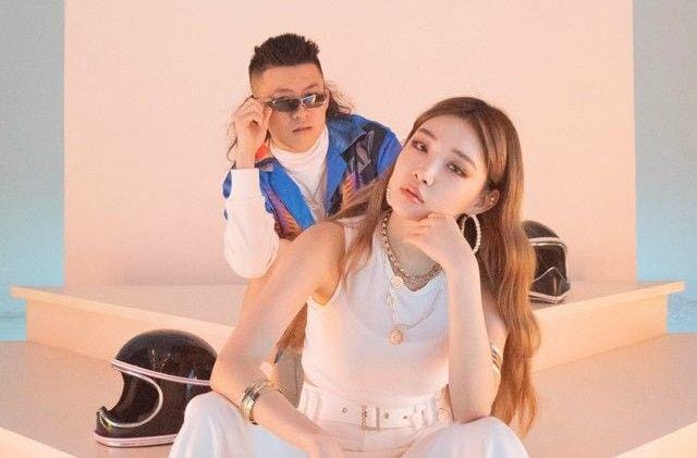 twitter.com/CHUNGHA_MNHent