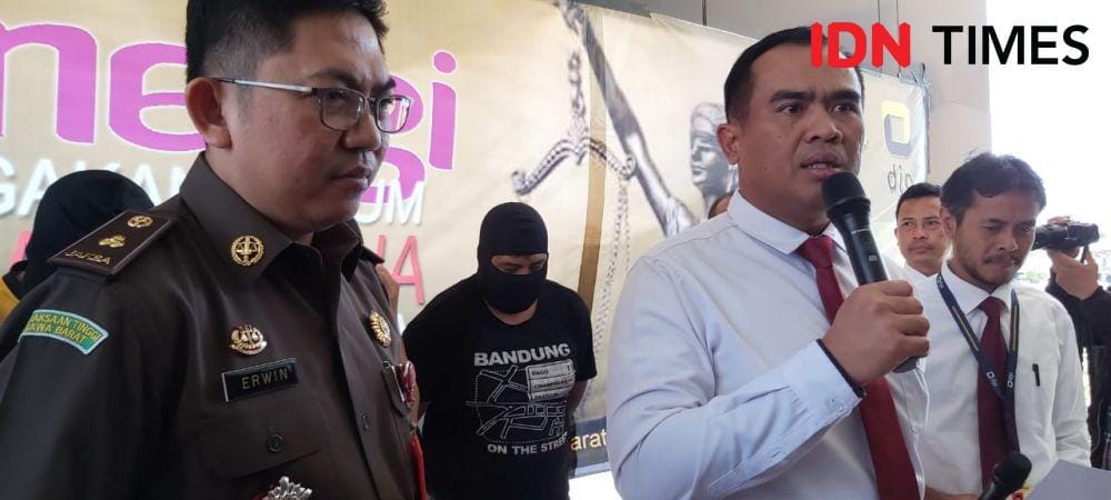 Kasus penerbitan faktur pajak palsu di Jawa Barat.