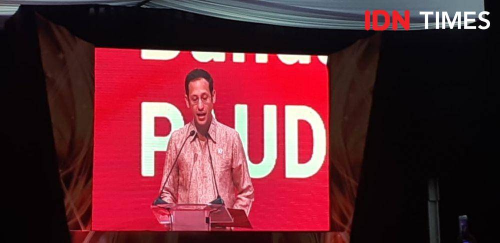 Menteri Pendidikan dan Kebudayaan Nadiem Anwar Makarim memberikan sambutan dalam acara Apresiasi Bunda PAUD Nasional 2019 Senin (18/11) (IDN Times/Margith Juita Damanik)