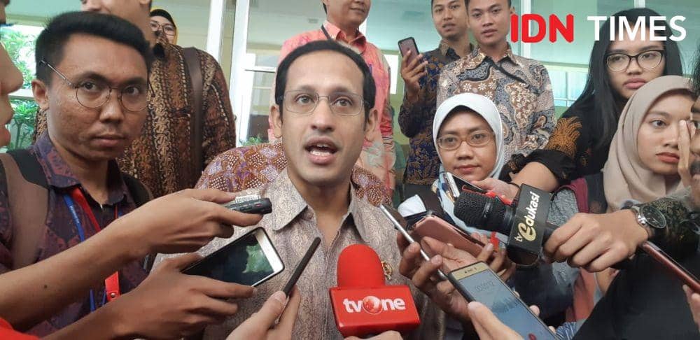 Menteri Pendidikan dan Kebudayaan Nadiem Anwar Makarim saat ditemui usai penyerahan Apresiasi Bunda PAUD Nasional pada Senin (18/11) mengaku salut dengan Bunda PAUD (IDN Times/Margith Juita Damanik)