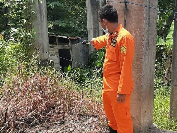 Di toilet eks SPBU, Jalan Syarifudin Yoes, Kelurahan Gunung Bahagia, Balikpapan Selatan, ini Mohammad Tohari ditemukan jadi bangkai.