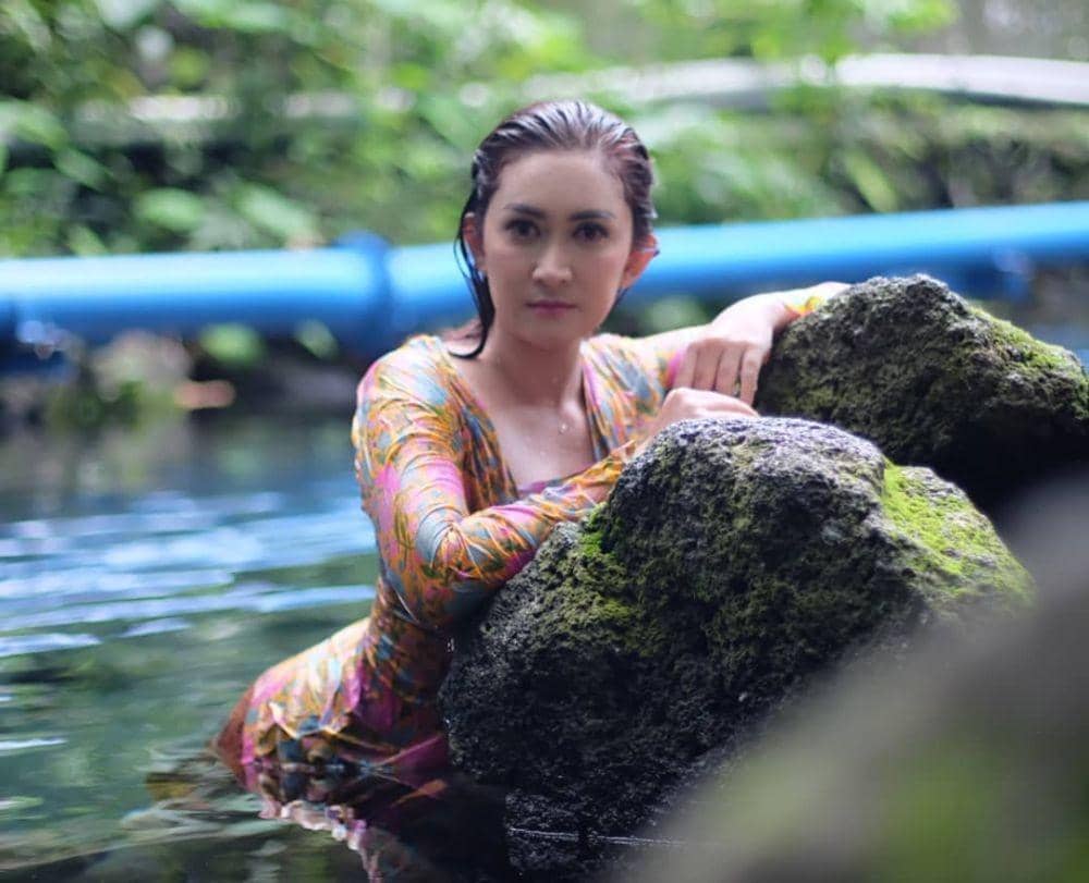 Makin Menawan, 10 Potret Memesona Nafa Urbach di Usia 39 Tahun