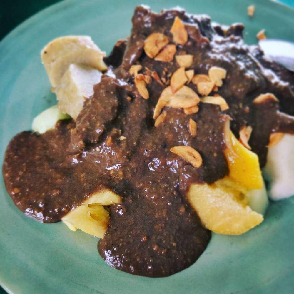 Rujak Cingur Bu Nur Aini