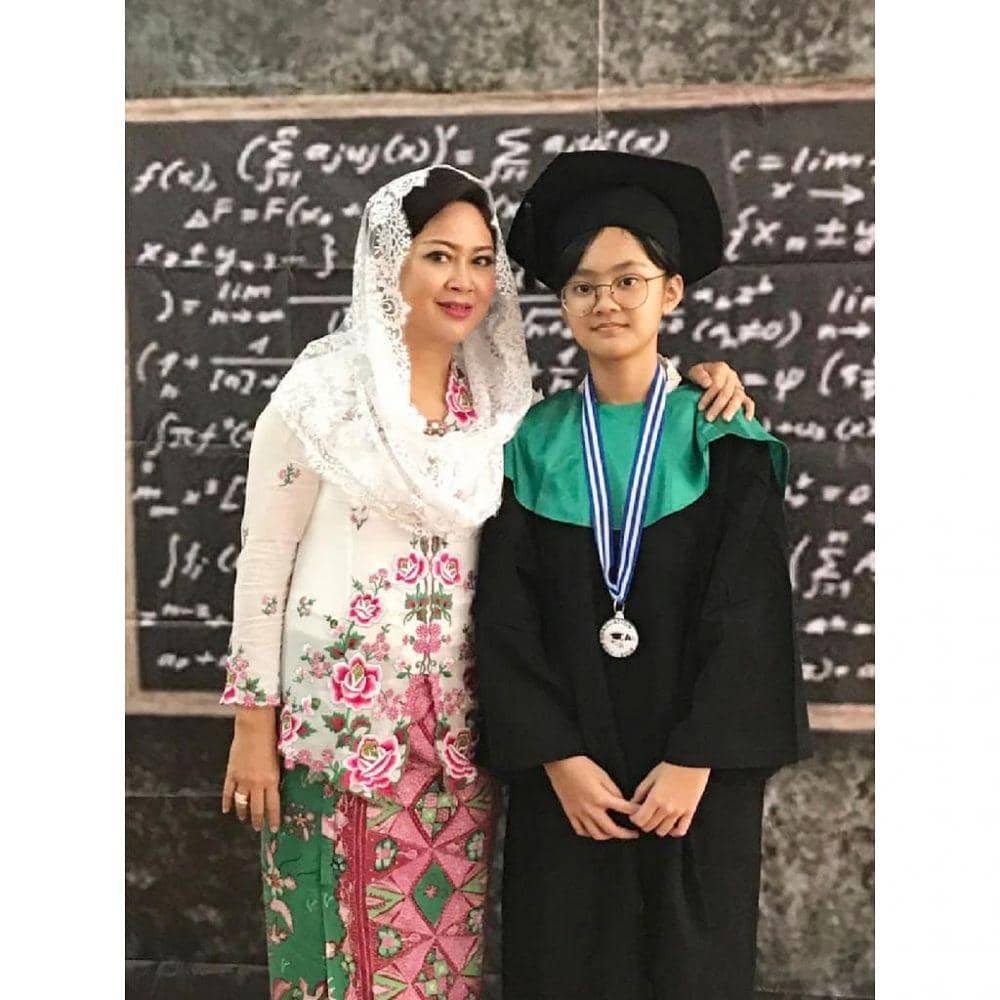 Instagram/ happydjarot