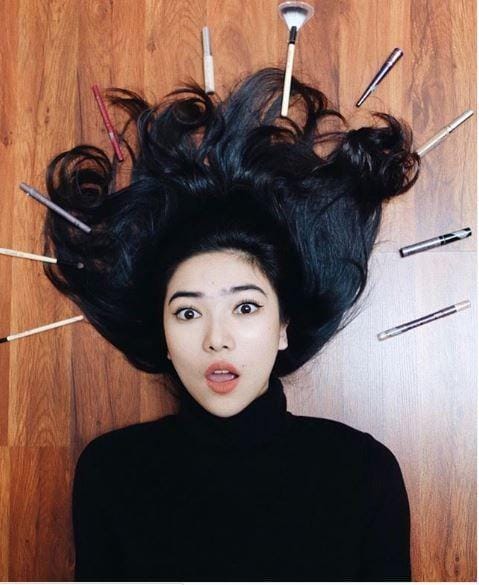 https://www.instagram.com/isyanasarasvati/