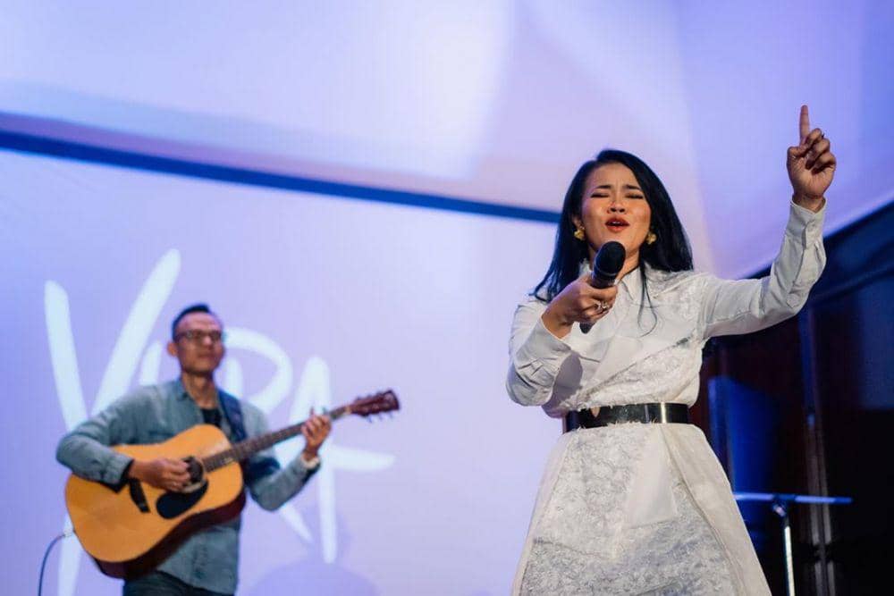 instagram.com/yurayunita