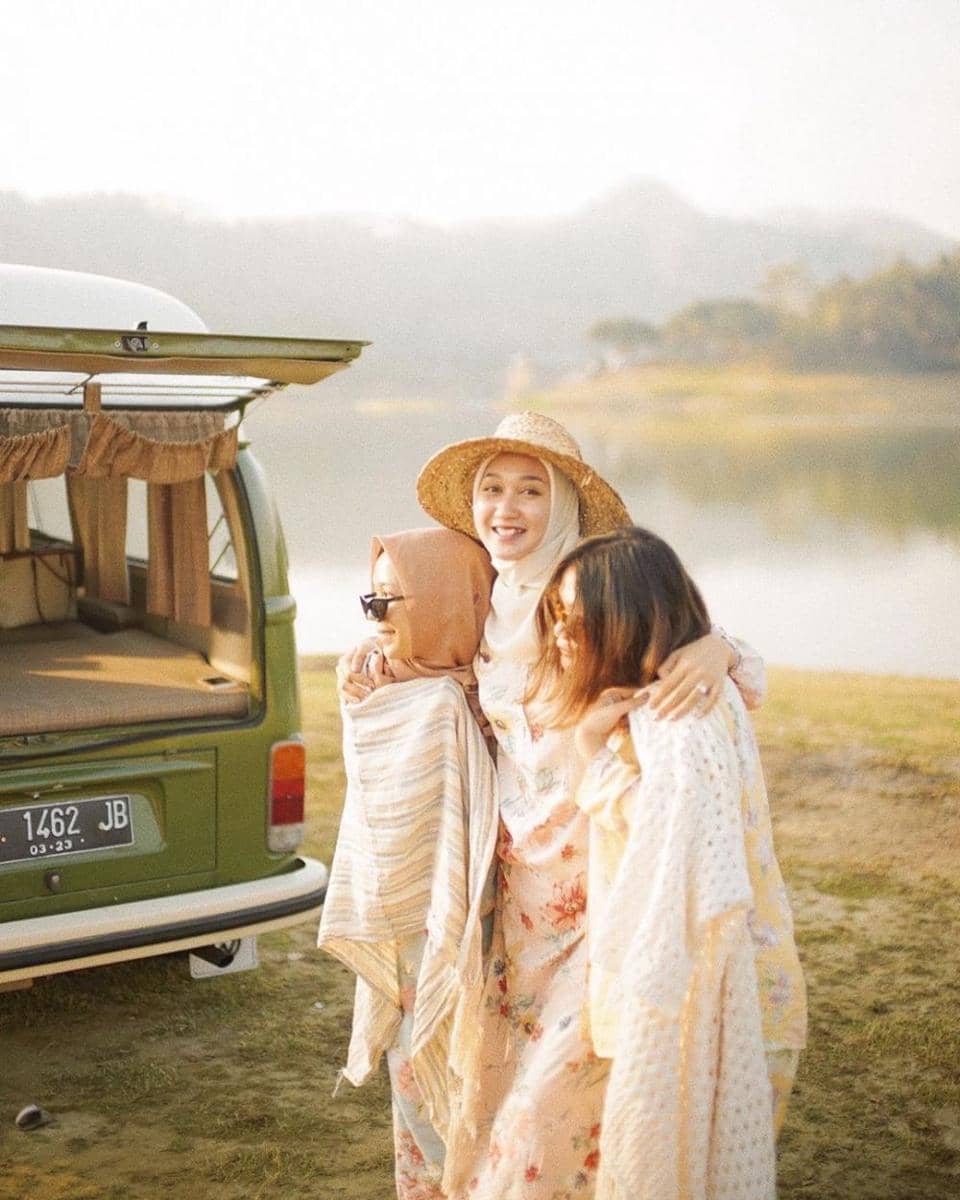 instagram.com/dian pelangi