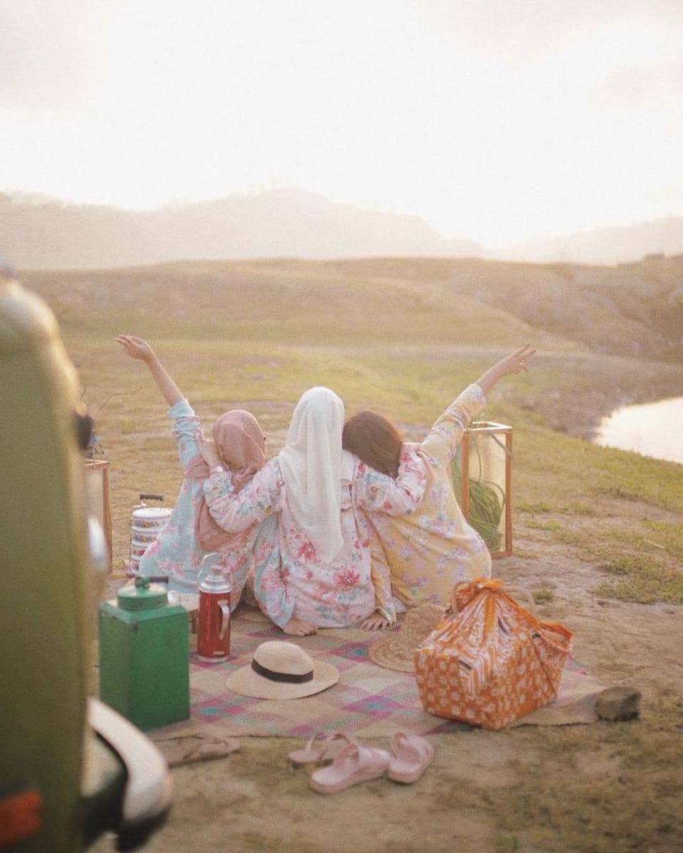 instagram.com/dian pelangi