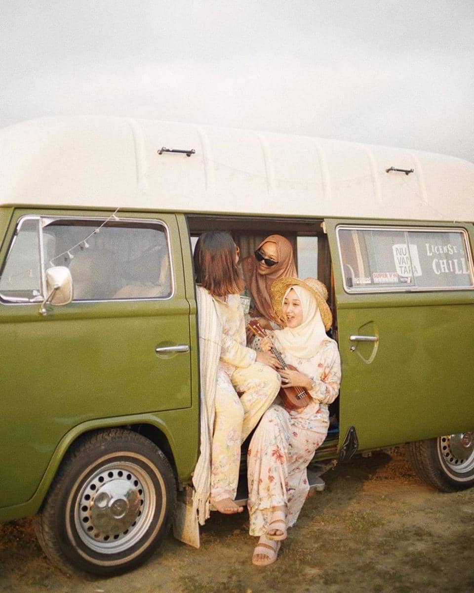 instagram.com/dian pelangi