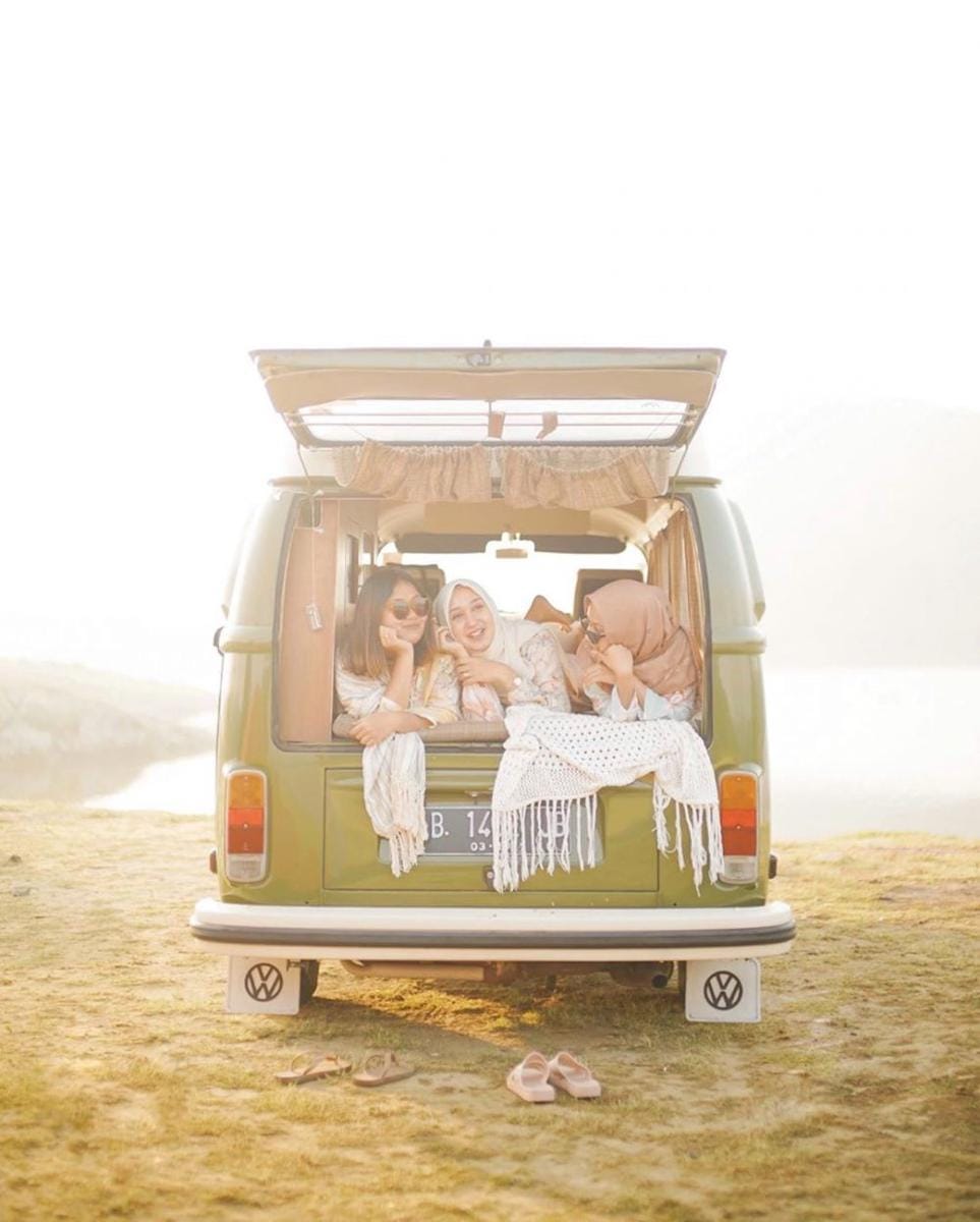 instagram.com/dian pelangi