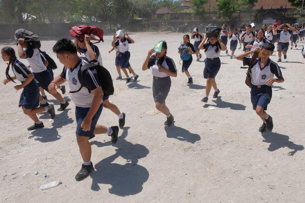 Ilustrasi simulasi bencana. (ANTARA FOTO/Nyoman Hendra Wibowo)