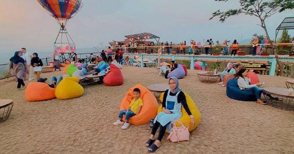 Instagram/fanii_makeup