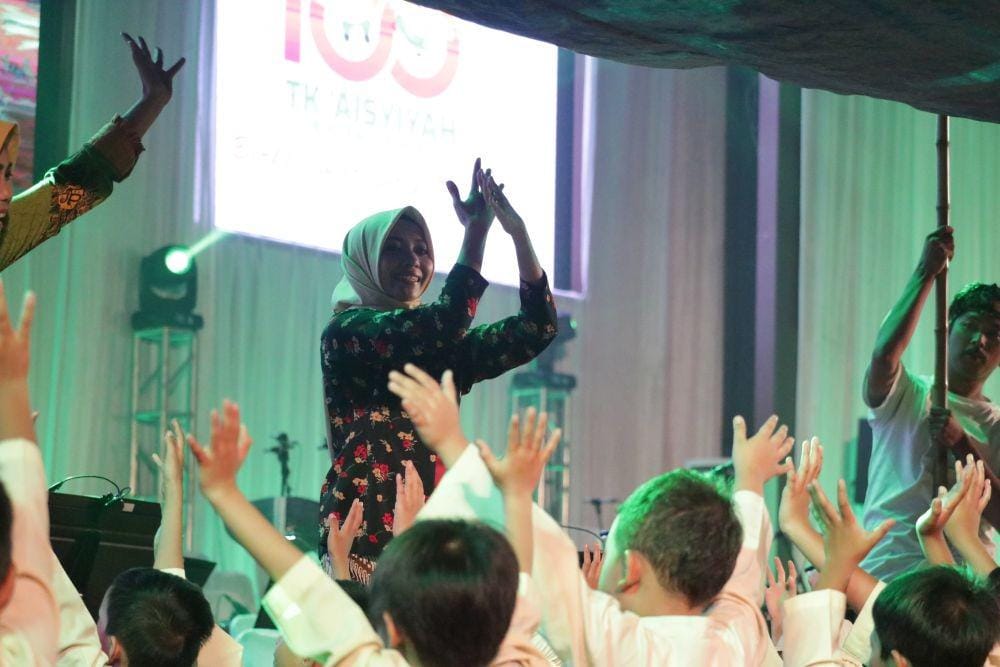 Ilustrasi guru pendidik TK ABA. IDN Times/Hamus dan Protokol UMY