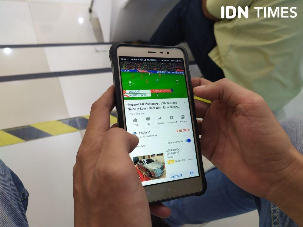 Ilustrasi interaksi millenial dengan perkembangan social media (IDN Times/Feny Maulia Agustin)