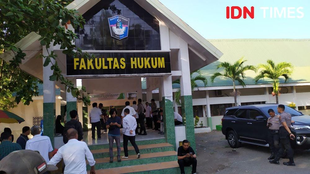 Kondisi FH UMI pascapengrusakan ratusan orang berpenutup muka, Senin (18/11) kemarin / Sahrul Ramadan